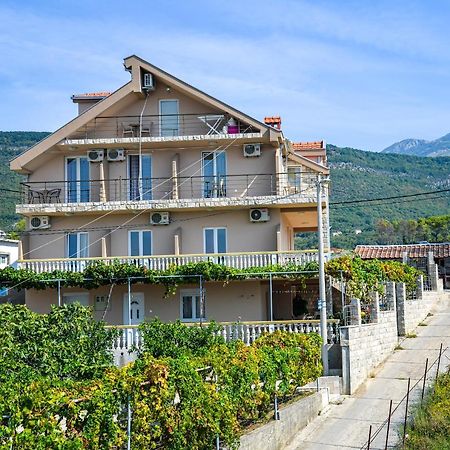 Guest House Ivana Tivat Exterior foto