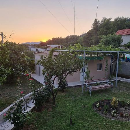 Guest House Ivana Tivat Exterior foto