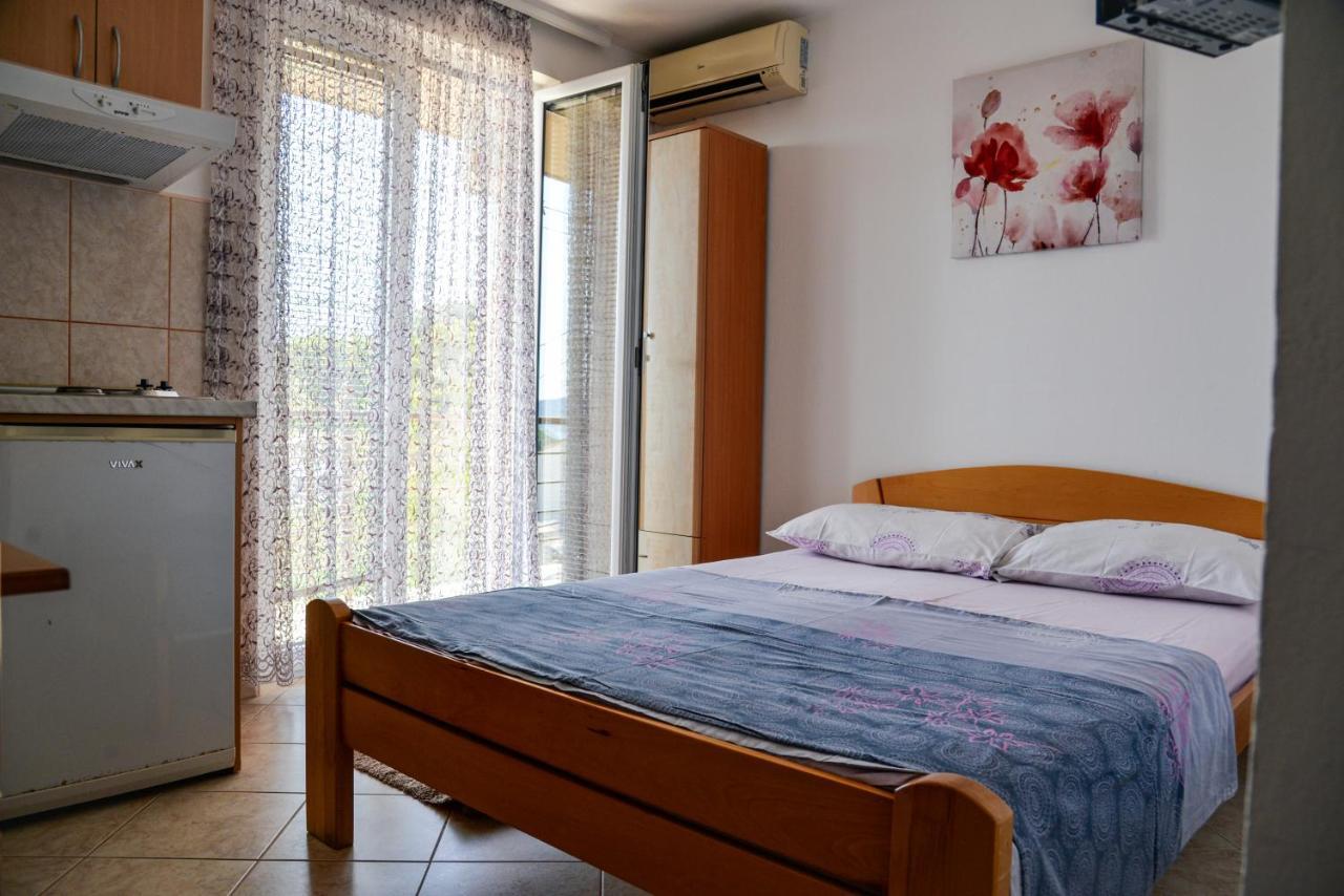 Guest House Ivana Tivat Exterior foto