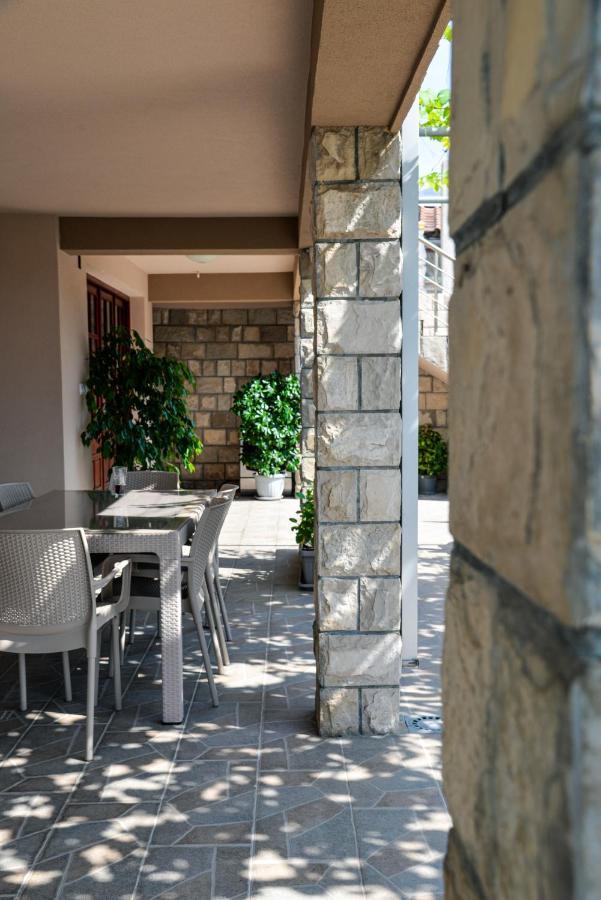 Guest House Ivana Tivat Exterior foto