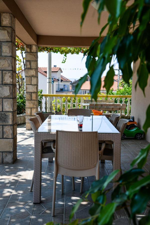 Guest House Ivana Tivat Exterior foto