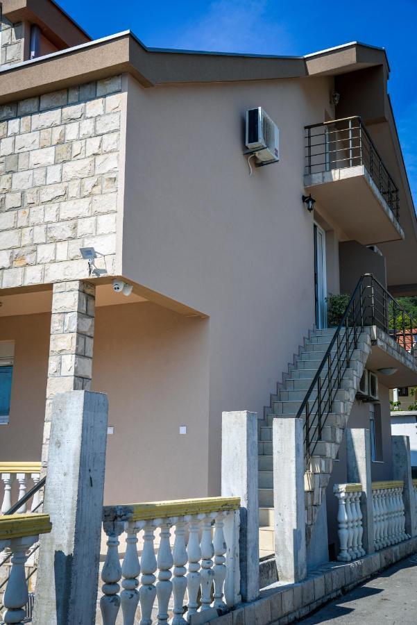 Guest House Ivana Tivat Exterior foto