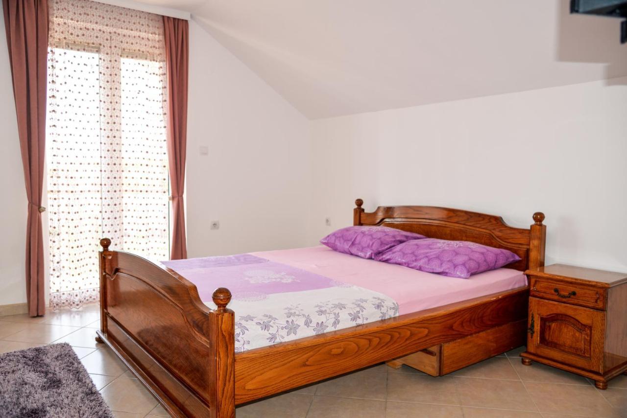 Guest House Ivana Tivat Exterior foto