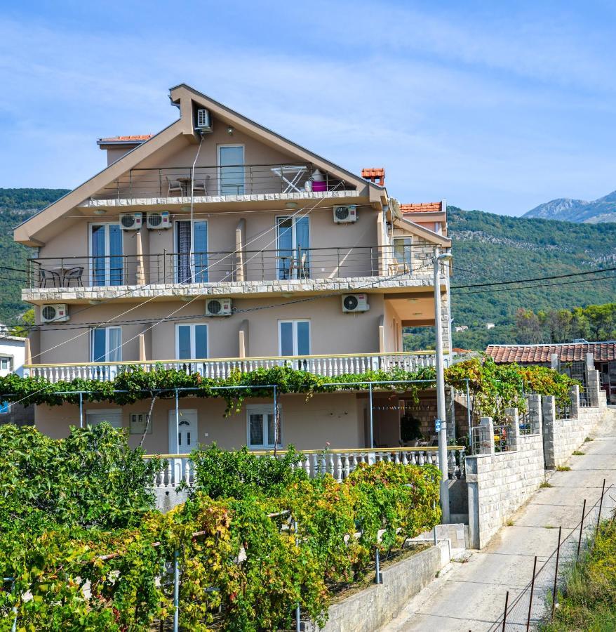 Guest House Ivana Tivat Exterior foto