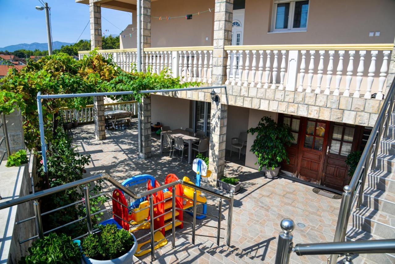 Guest House Ivana Tivat Exterior foto
