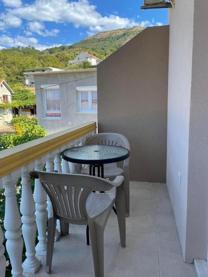 Guest House Ivana Tivat Exterior foto