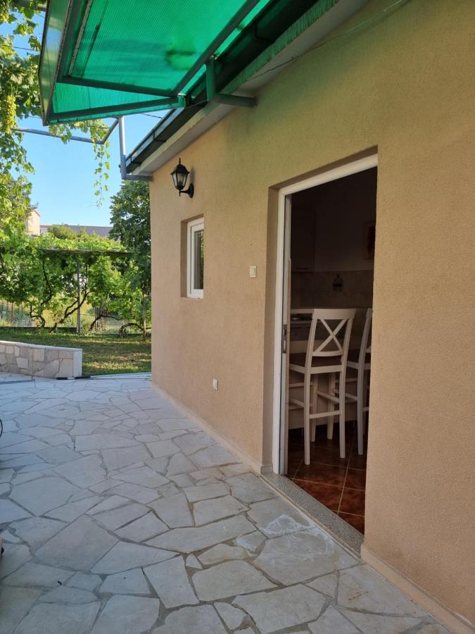 Guest House Ivana Tivat Exterior foto