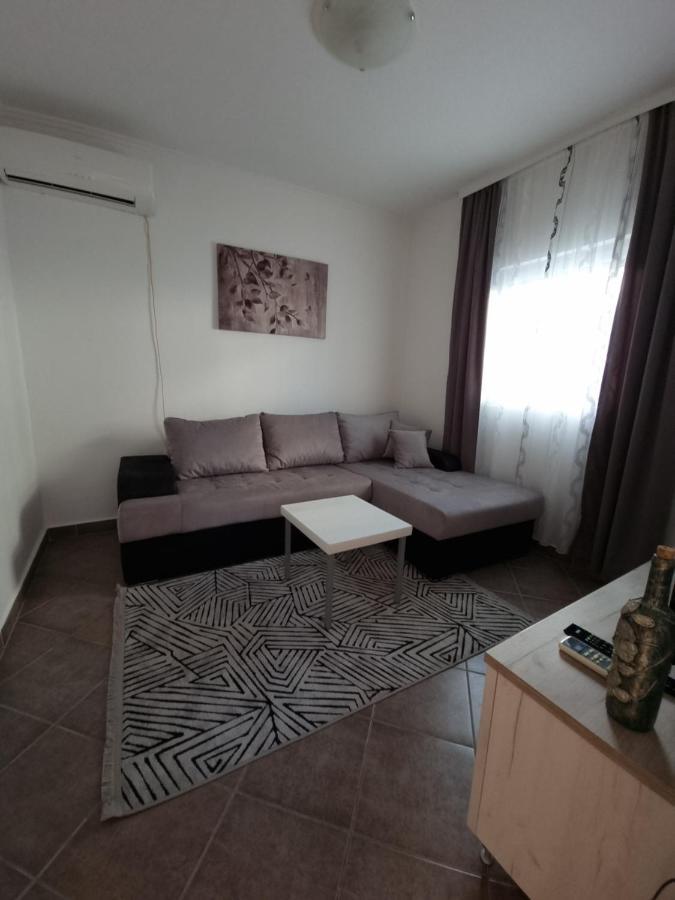 Guest House Ivana Tivat Exterior foto