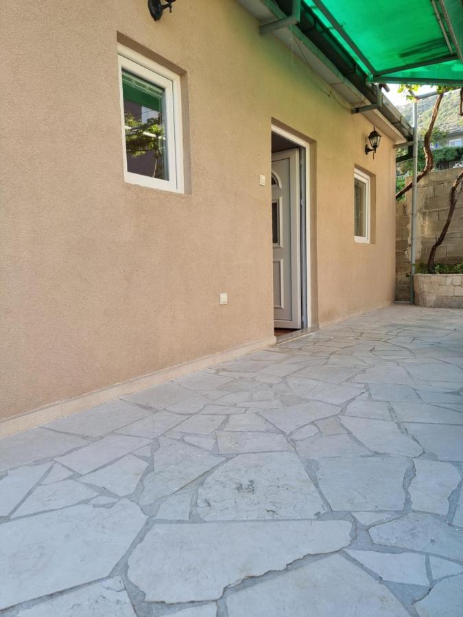 Guest House Ivana Tivat Exterior foto