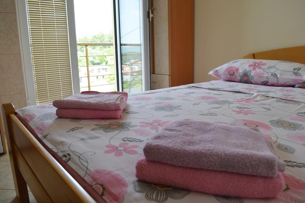 Guest House Ivana Tivat Exterior foto