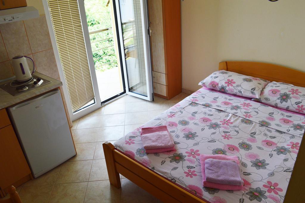 Guest House Ivana Tivat Exterior foto