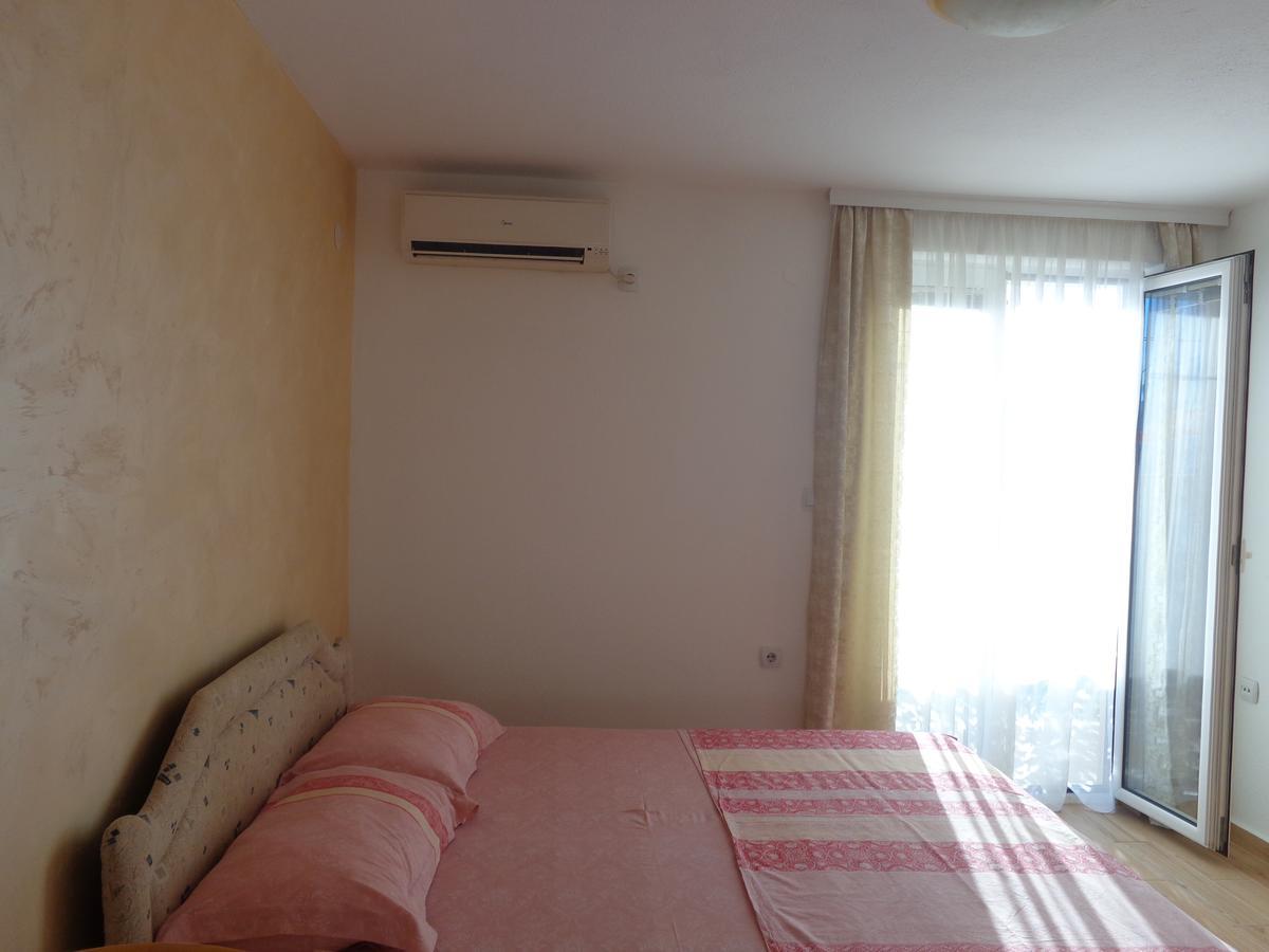 Guest House Ivana Tivat Exterior foto